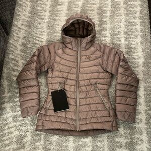 NWT - Arc'teryx Cerium LT Hoody Women's - Verra
